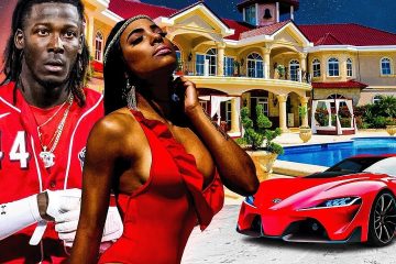 Elly De La Cruz Wife